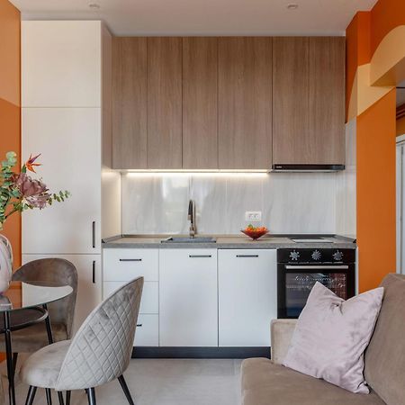 Playful & Bright 1Br Near The Faculty Of Law Lägenhet Bukarest Exteriör bild